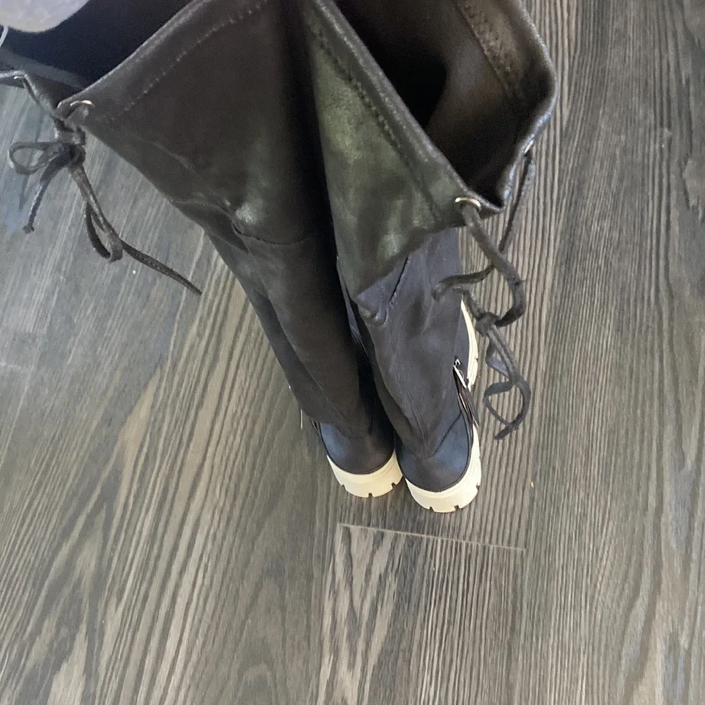 NWOB🍍OVER THE KNEE BOOTS🍍tie in back🍍platform style 🍍SIZE 8🍍G-1